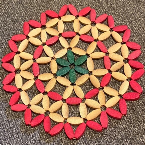 Christmas Bamboo Round Hot Plate Pads Trivets Placemats Retro Green Red MCM - Picture 2 of 12